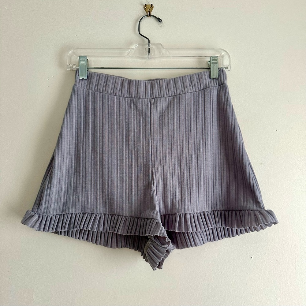PrettyLittleThing‎ • Ruffle Hem Ribbed Shorts